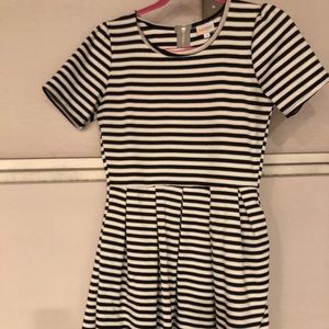 Lularoe “Amelia” dress with pockets